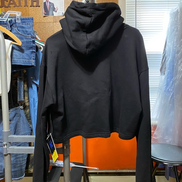 🆕Athletic Pullover - Picture 2 of 6